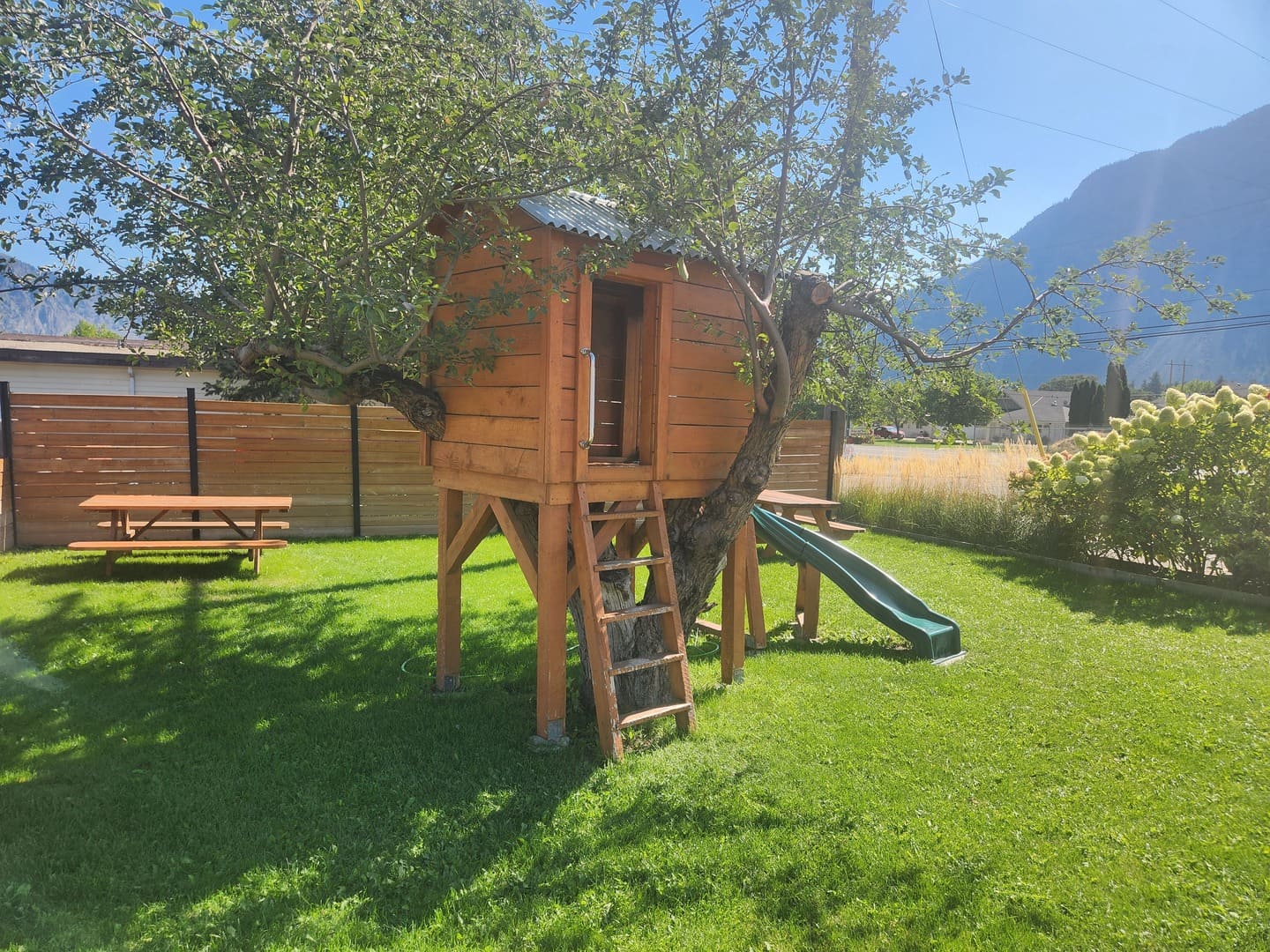 Mom & Pop's Farm Market Playground - Keremeos