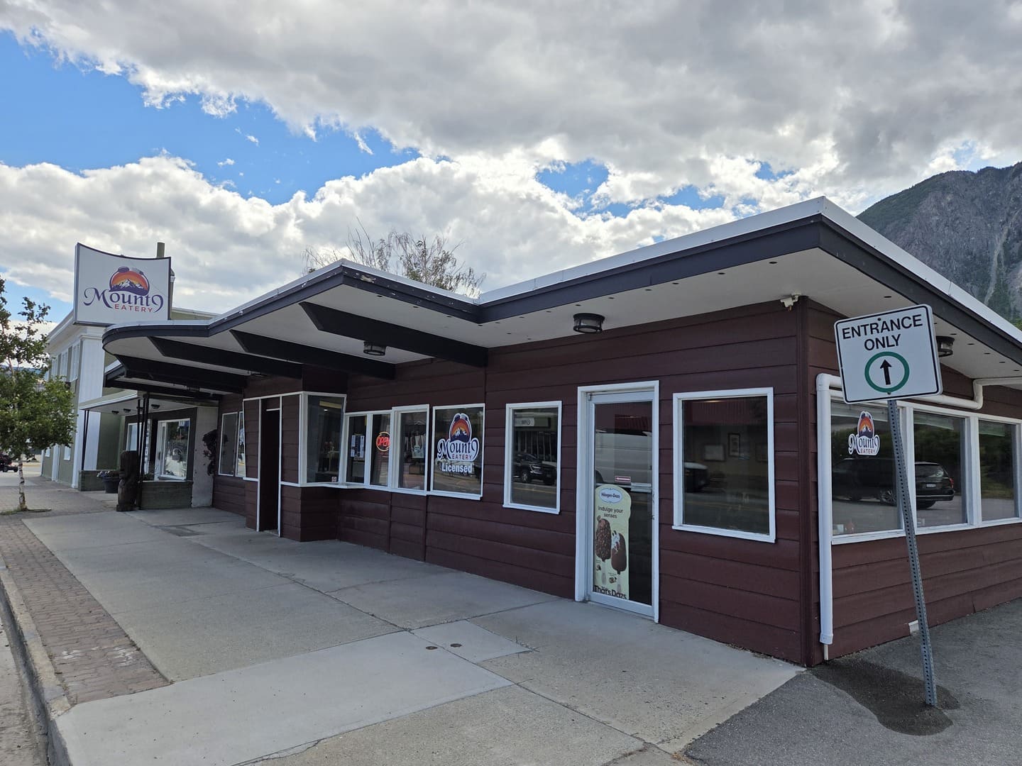 Mount 9 Eatery - Keremeos