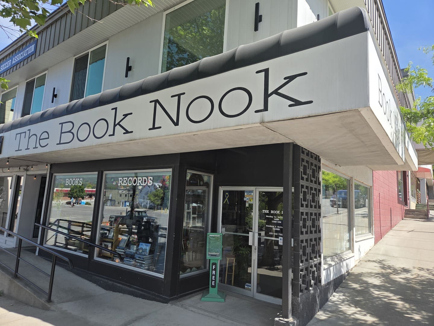 The Book Nook - Salmon Arm