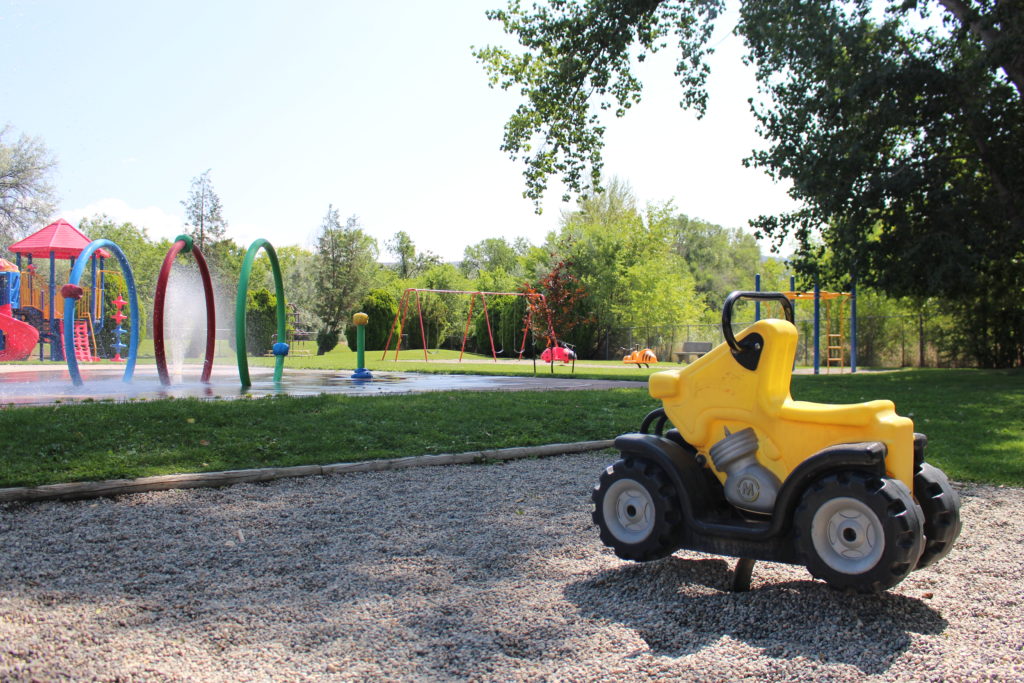 Kinsmen Playground & Spray Park, Oliver