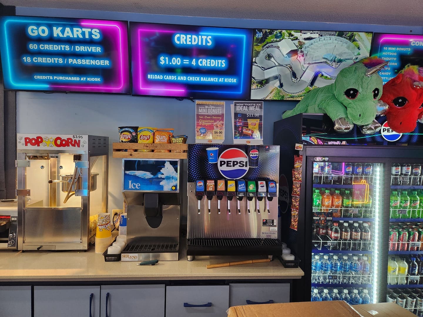 Pizza, Snacks, Beverages - Scandia Golf and Games