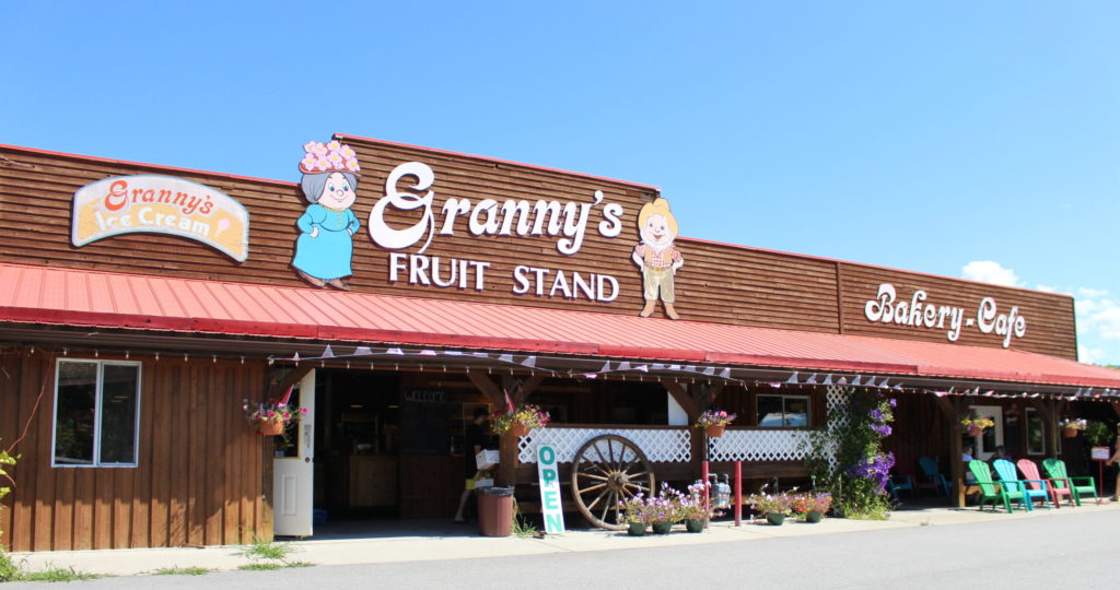 Grannys Fruit Stand, Summerland