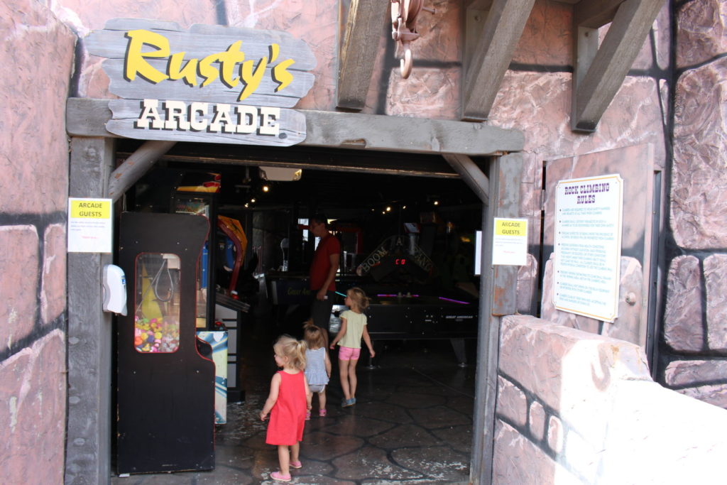Arcade at Rattlesnake Canyon, Osoyoos