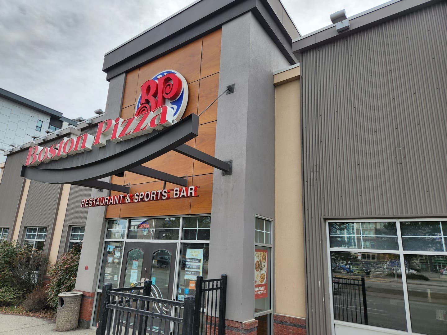 Boston Pizza - Kelowna