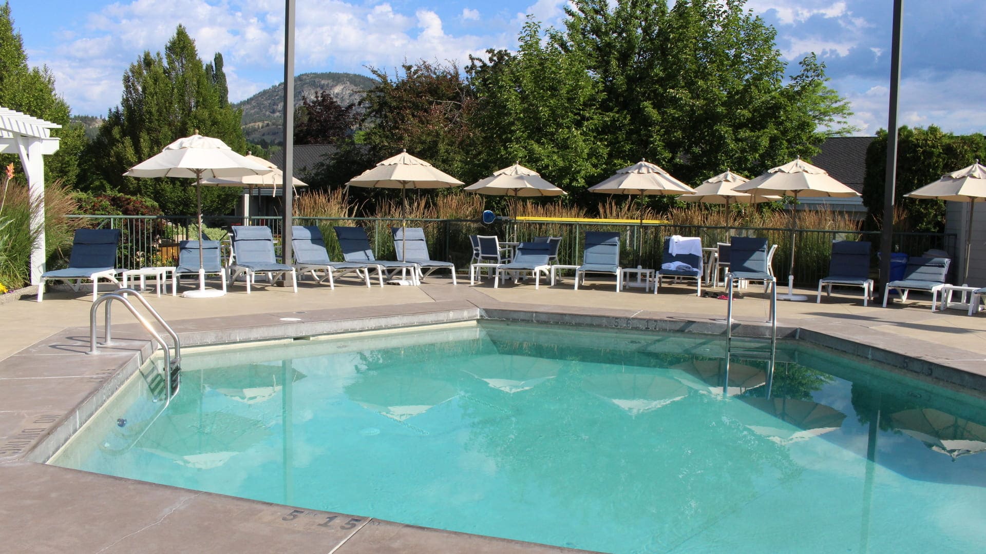 Finding Family-Friendly Accommodations While Traveling