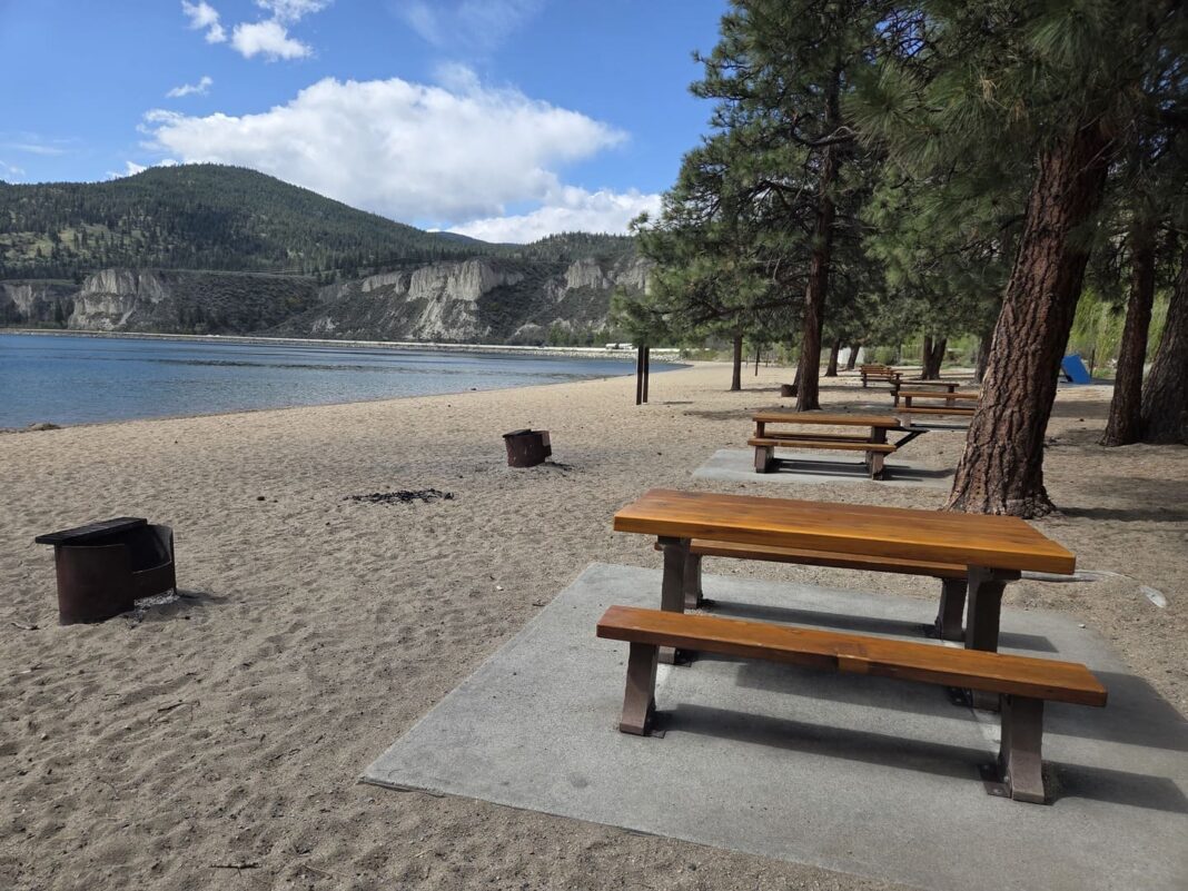 Sun-Oka Beach Provincial Park - Summerland