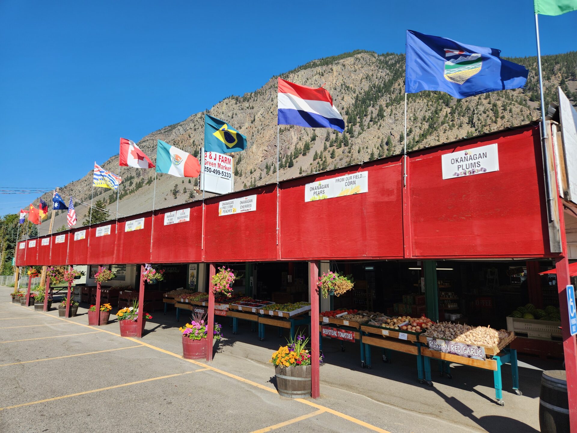 B&J Green Market Farm - Keremeos