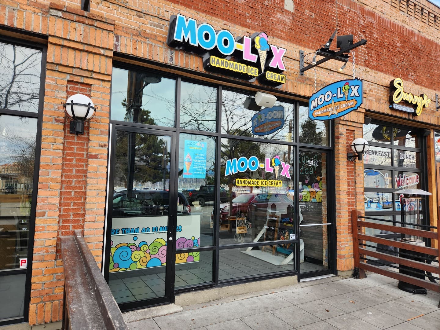 MOO-LIX Ice Cream Shop
