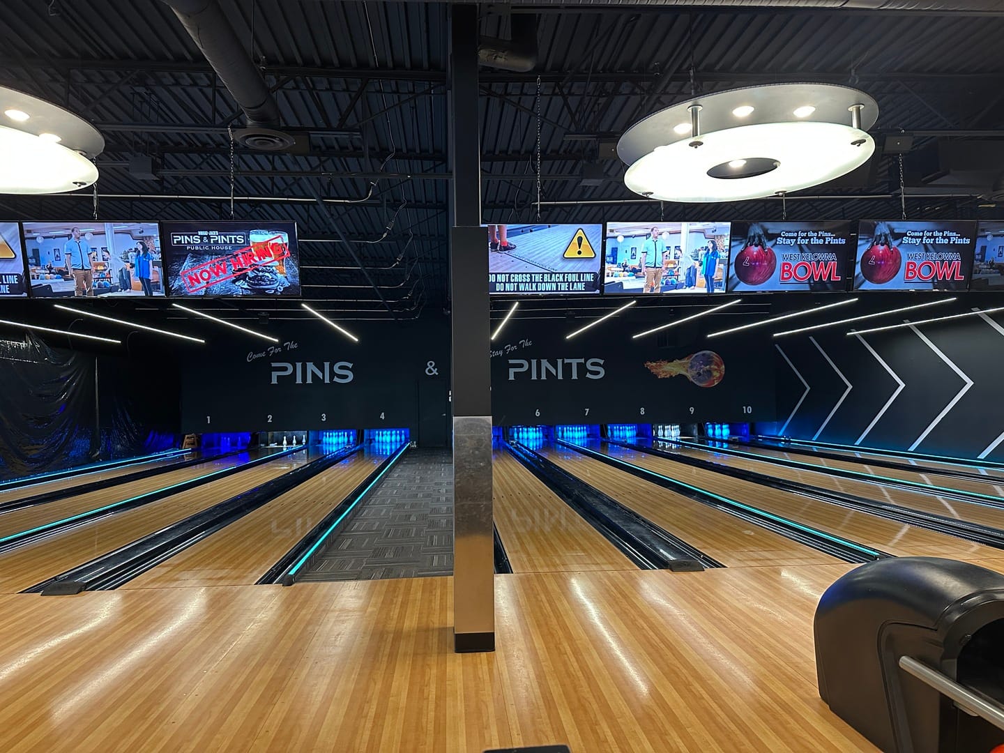 Whiski Jack's Pins and Pints - West Kelowna