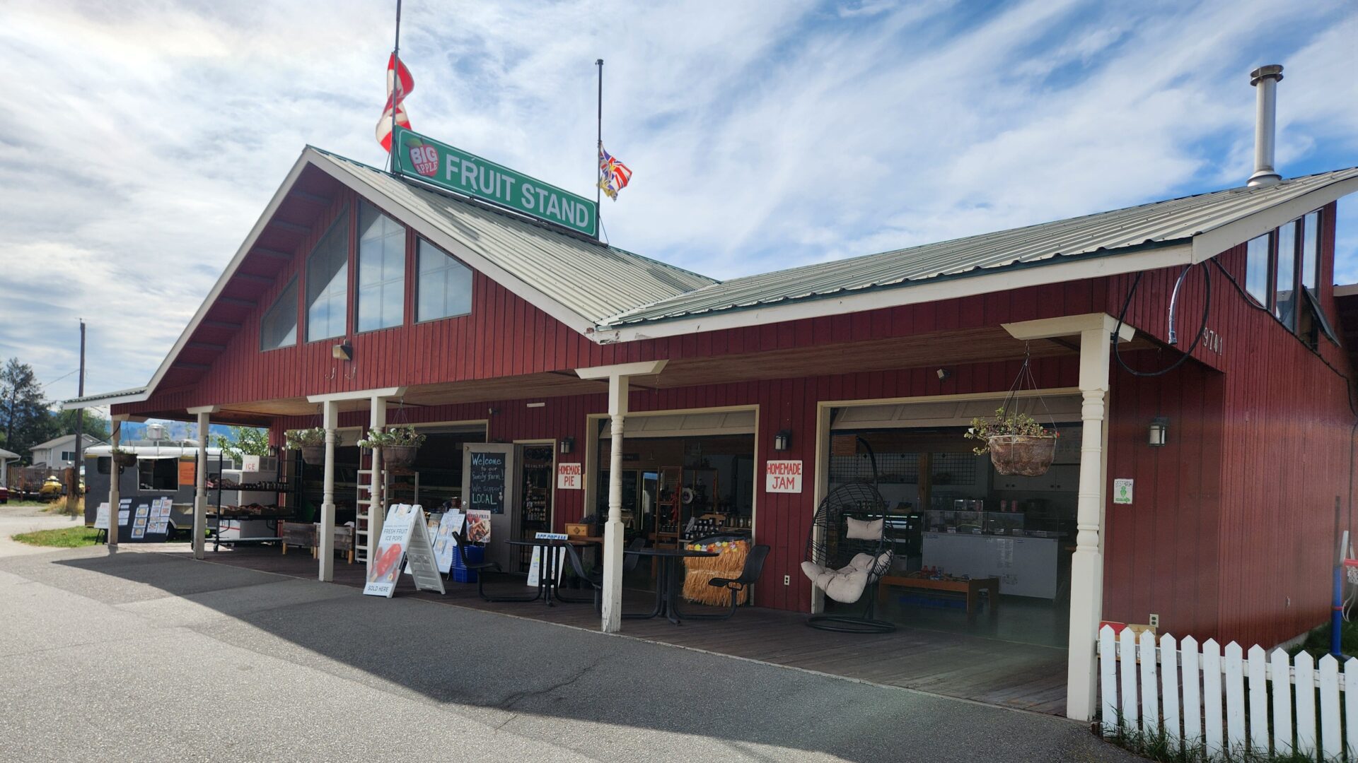 Big Apple Fruit Stand - Summerland Fruit Stand