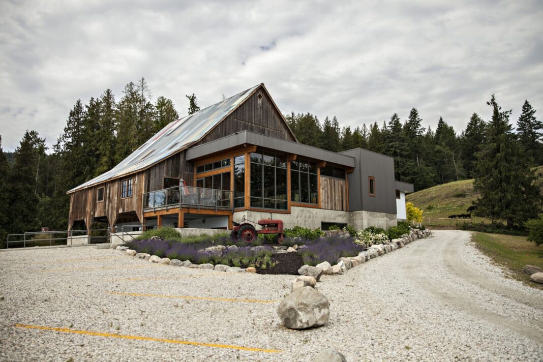 Farmstrong Cider Company - 4300 Maw Road Armstrong