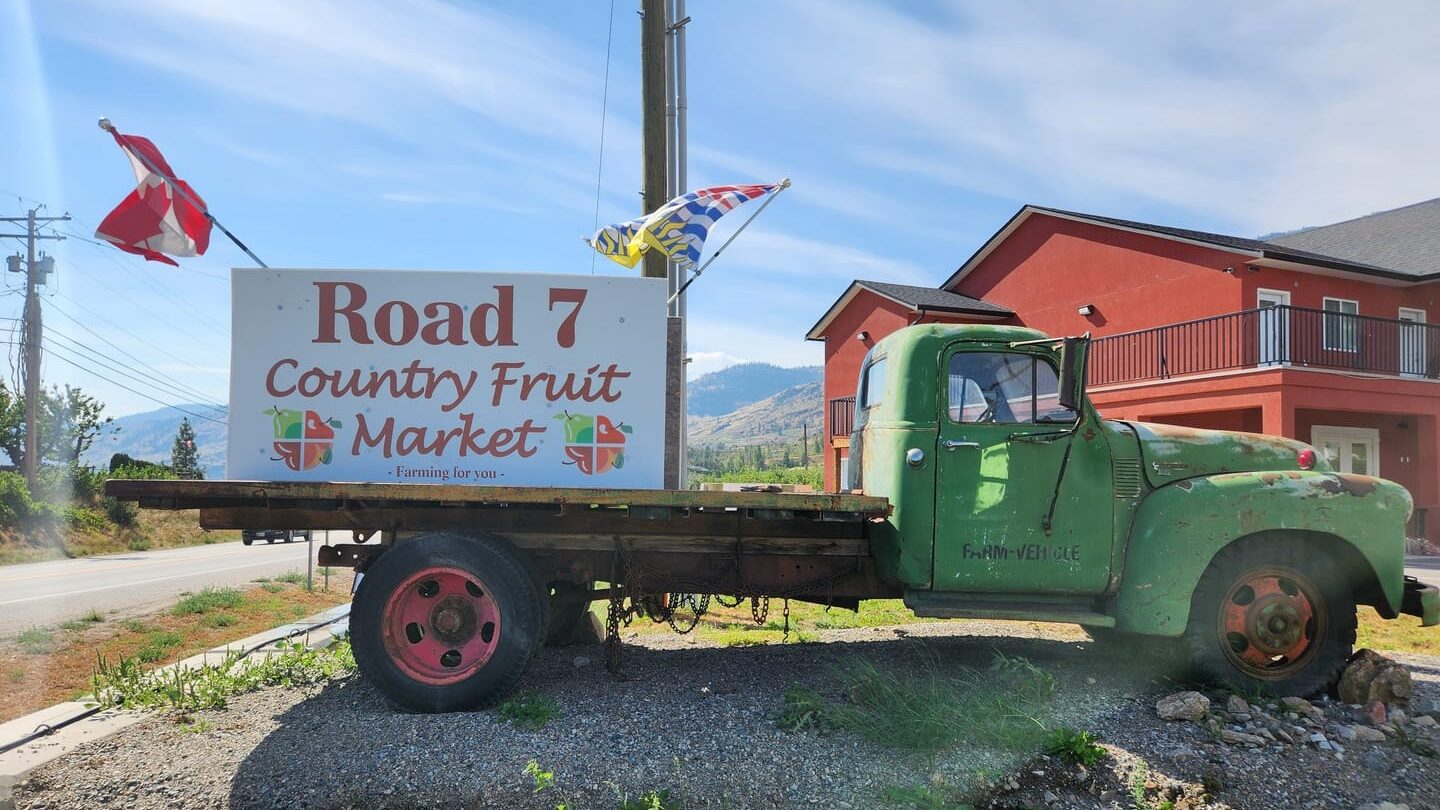 Road 7 Country Fruit Market - Oliver