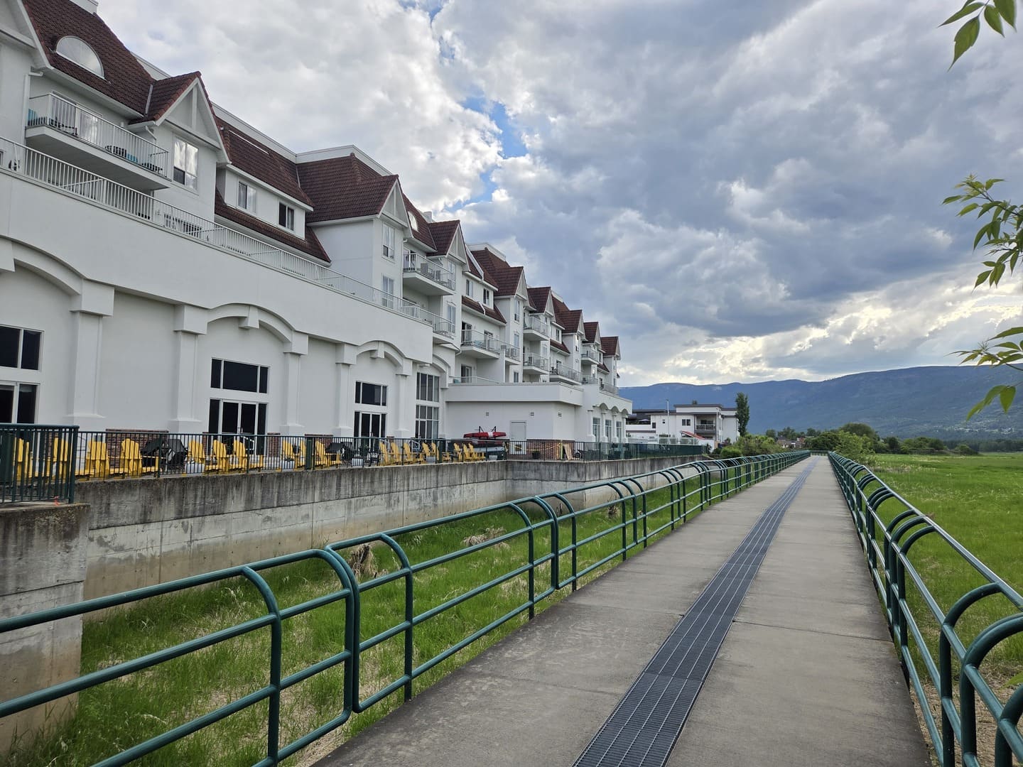 Prestige Harbourfront Resort Waterfront Trails