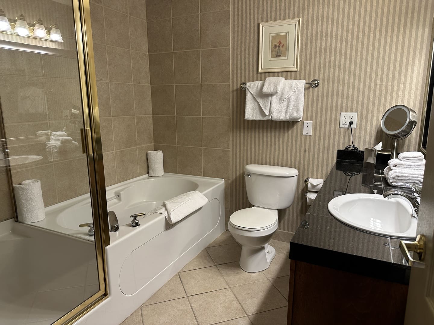Prestige Harbourfront Resort in Salmon Arm Bathroom