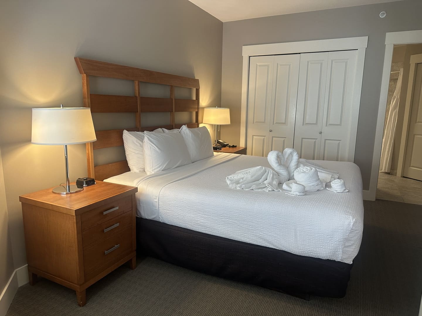The Cove Lakeside Resort - Master Bedroom