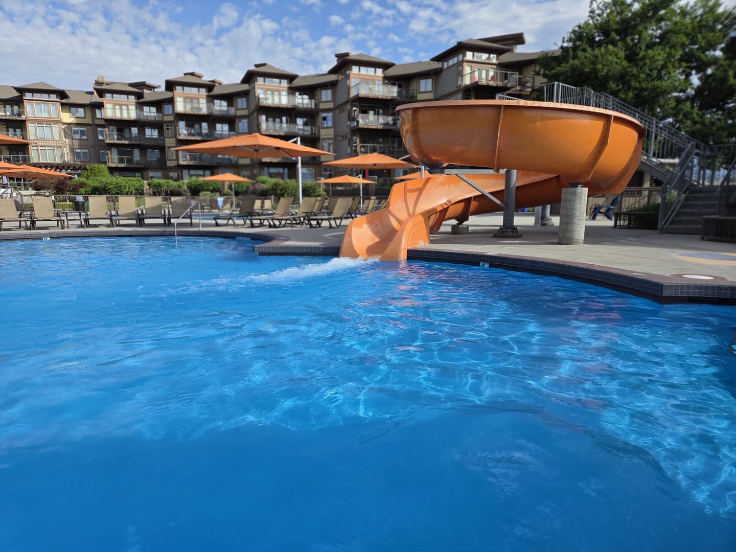 The Cove Lakeside Resort - Waterslide