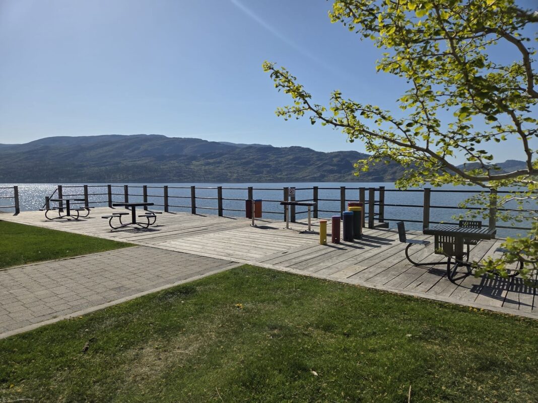 13th Street Viewpoint Beach Peachland