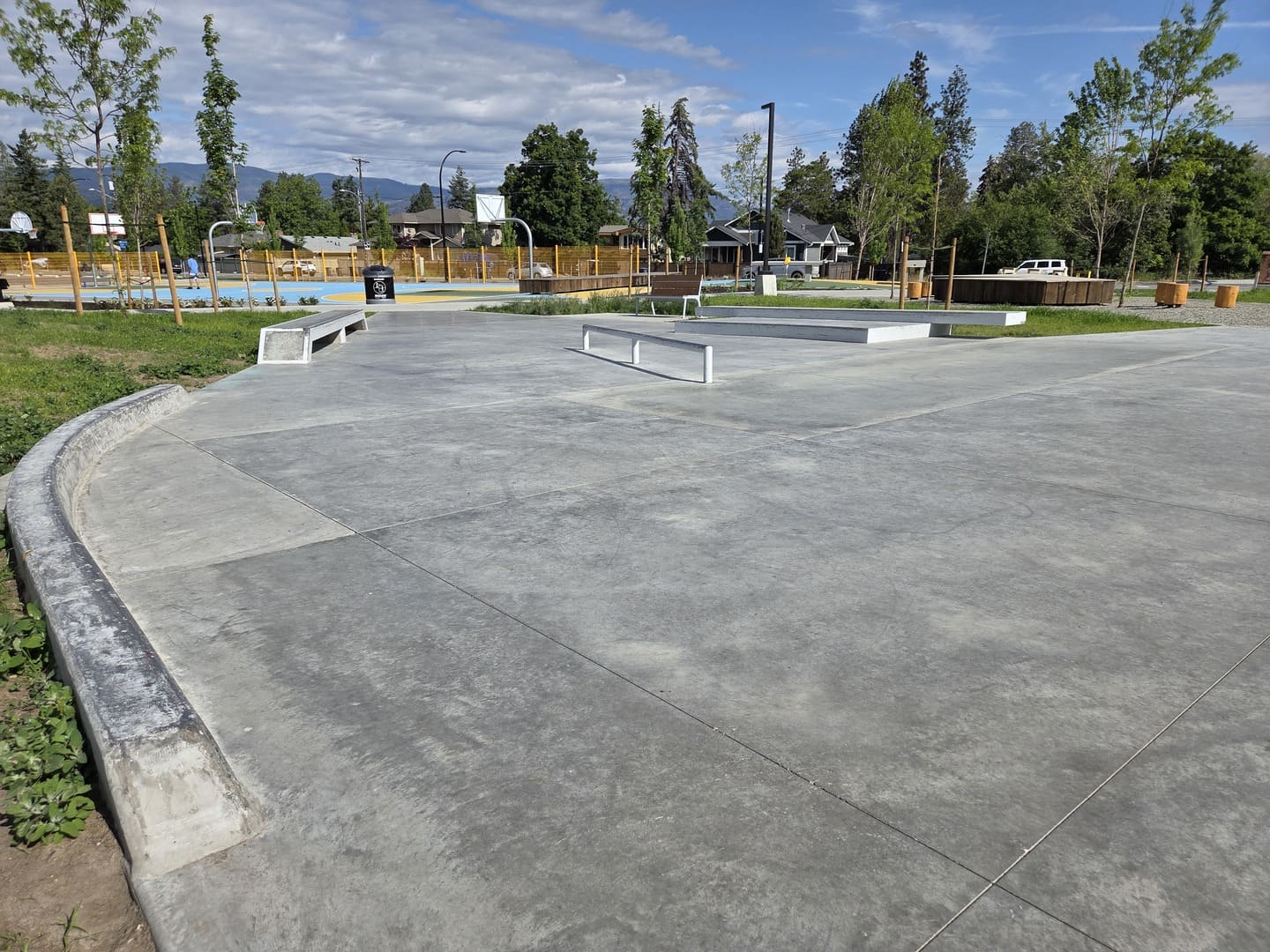 DeHart Skateboard Spot, Kelowna DeHart Skateboard Spot, Kelowna